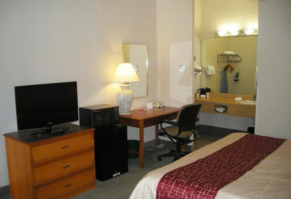 Travelodge By Wyndham Appleton Exterior foto
